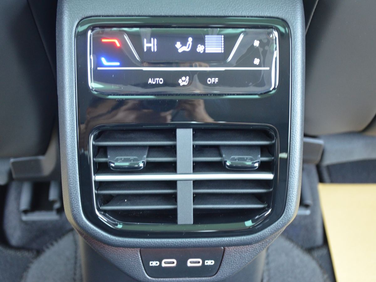 大眾 帕薩特  2025款 Pro 380TSI 星空龍運(yùn)版圖片
