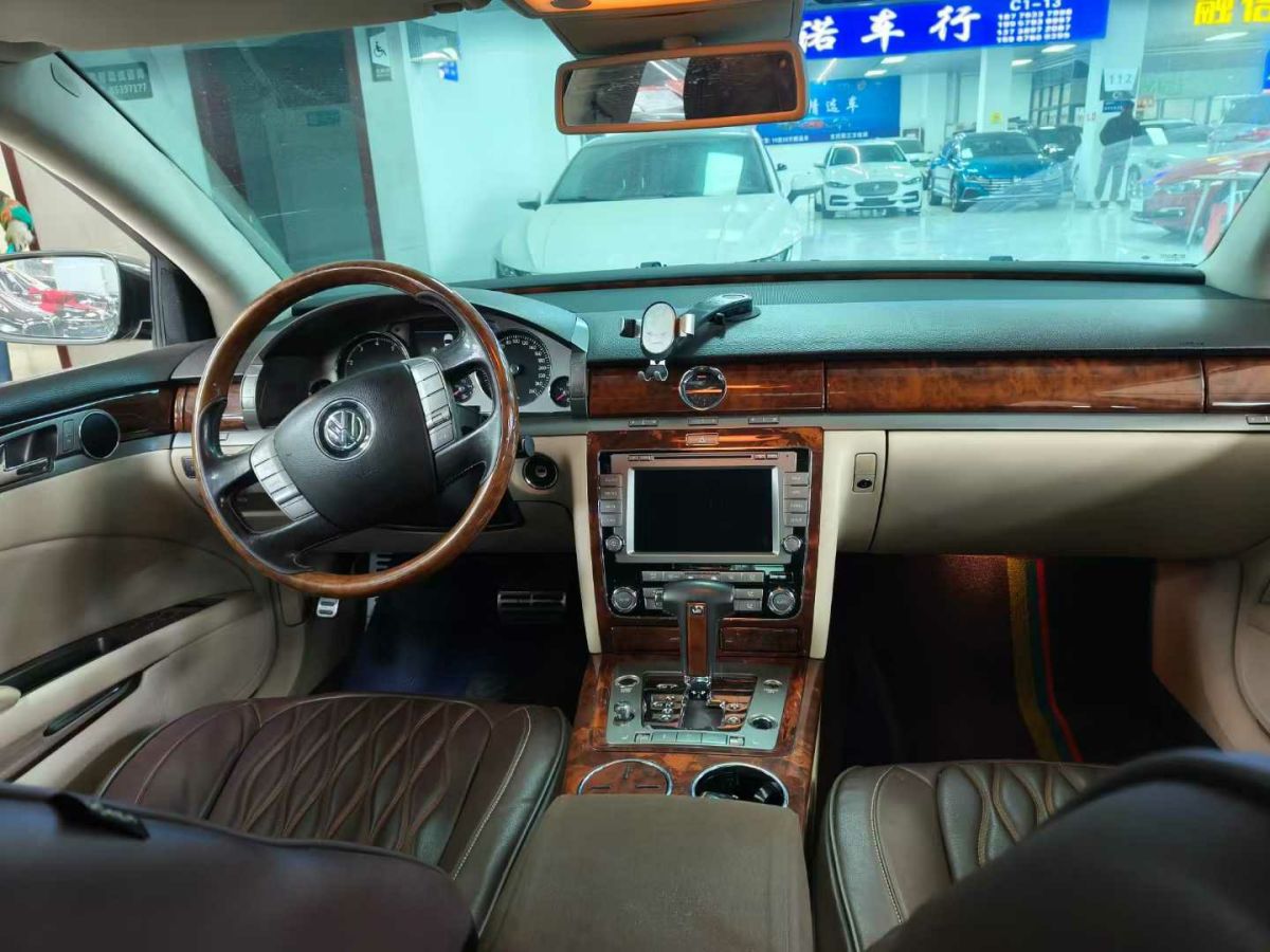 大眾 輝騰  2011款 3.6L V6 4座加長(zhǎng)Individual版圖片