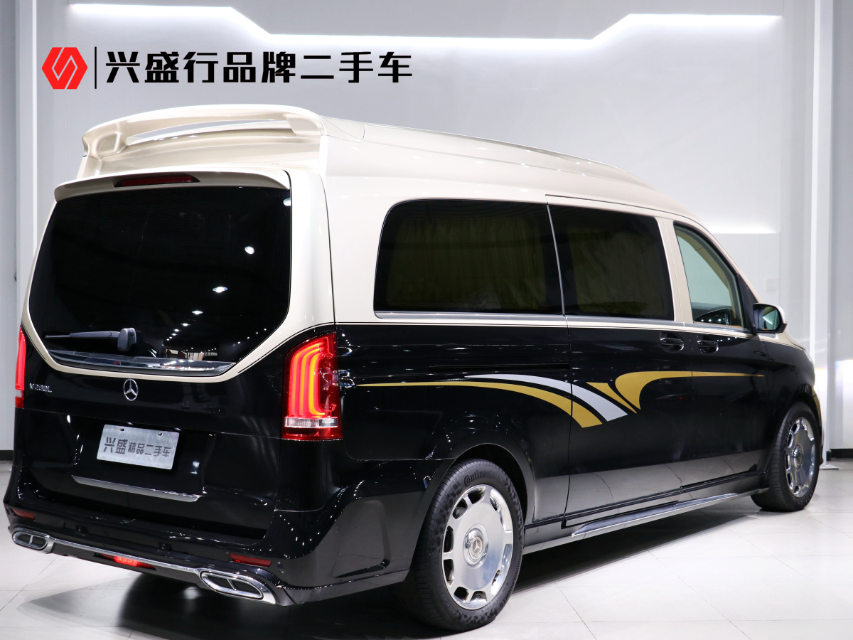 2021年6月奔馳 V級(jí)  2022款 V 260 L 長(zhǎng)軸距尊貴版