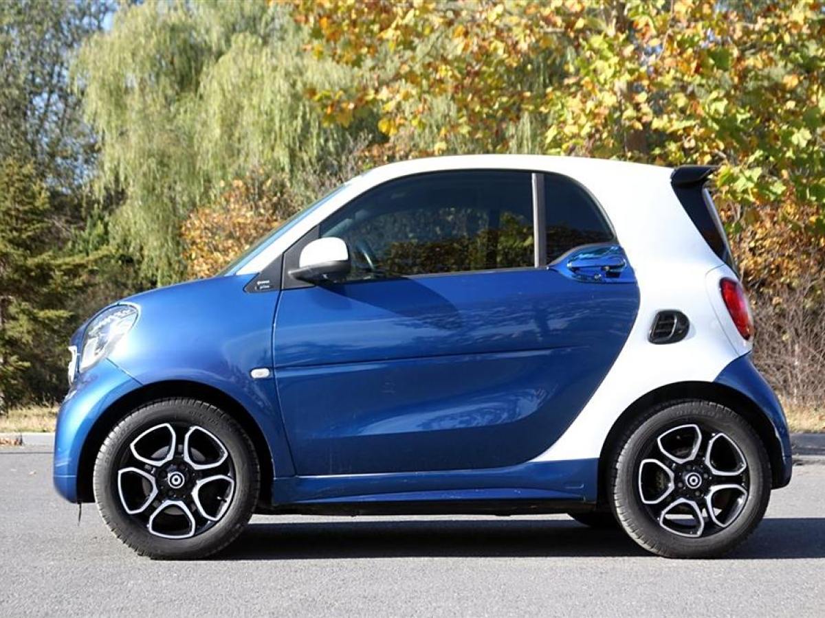 smart fortwo  2016款 0.9T 66千瓦硬頂先鋒版圖片