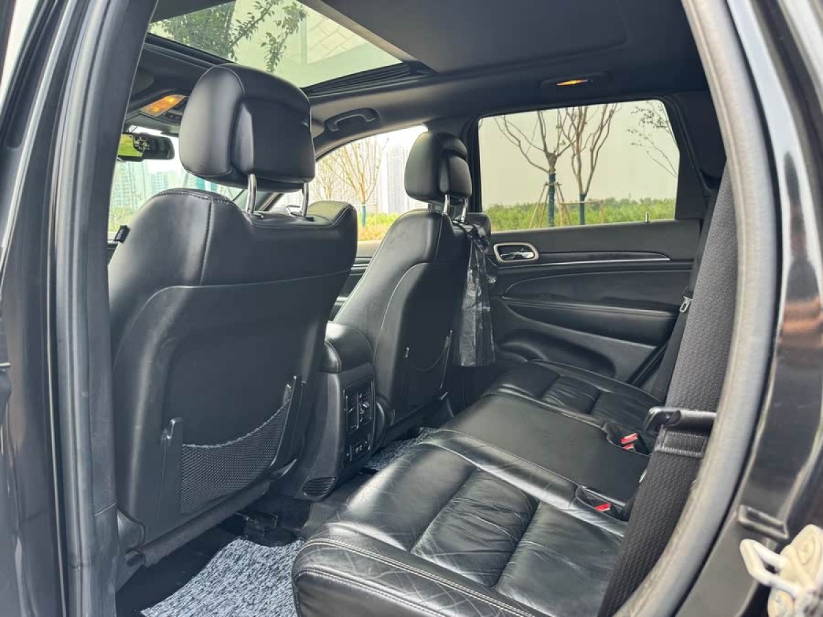 Jeep 大切諾基  2015款 3.0TD 柴油 舒享導航版圖片