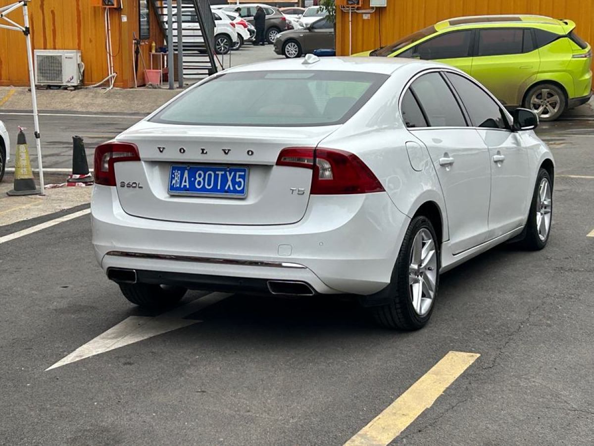 沃爾沃 S60  2016款 S60L 2.0T T5 智馭版圖片