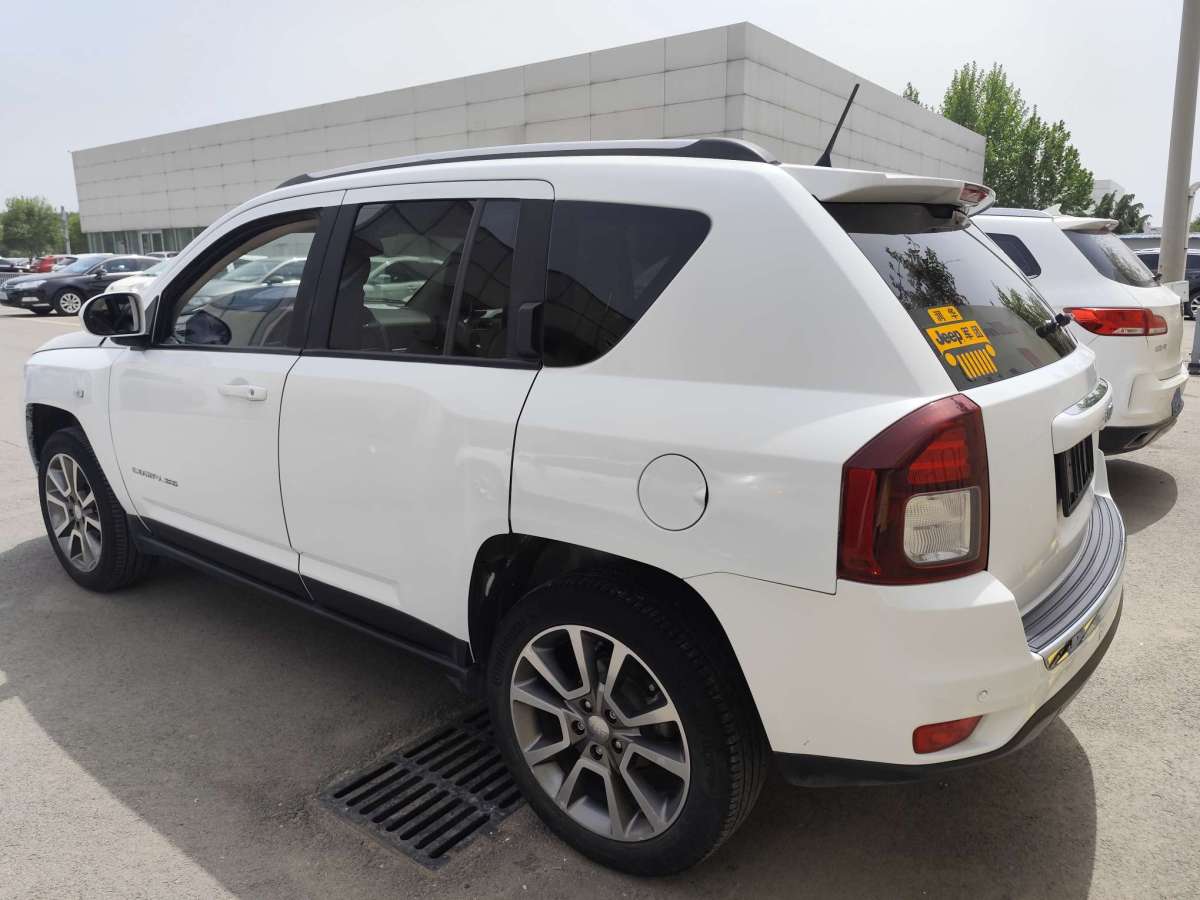 Jeep 指南者  2014款 2.4L 四驅(qū)運動版圖片