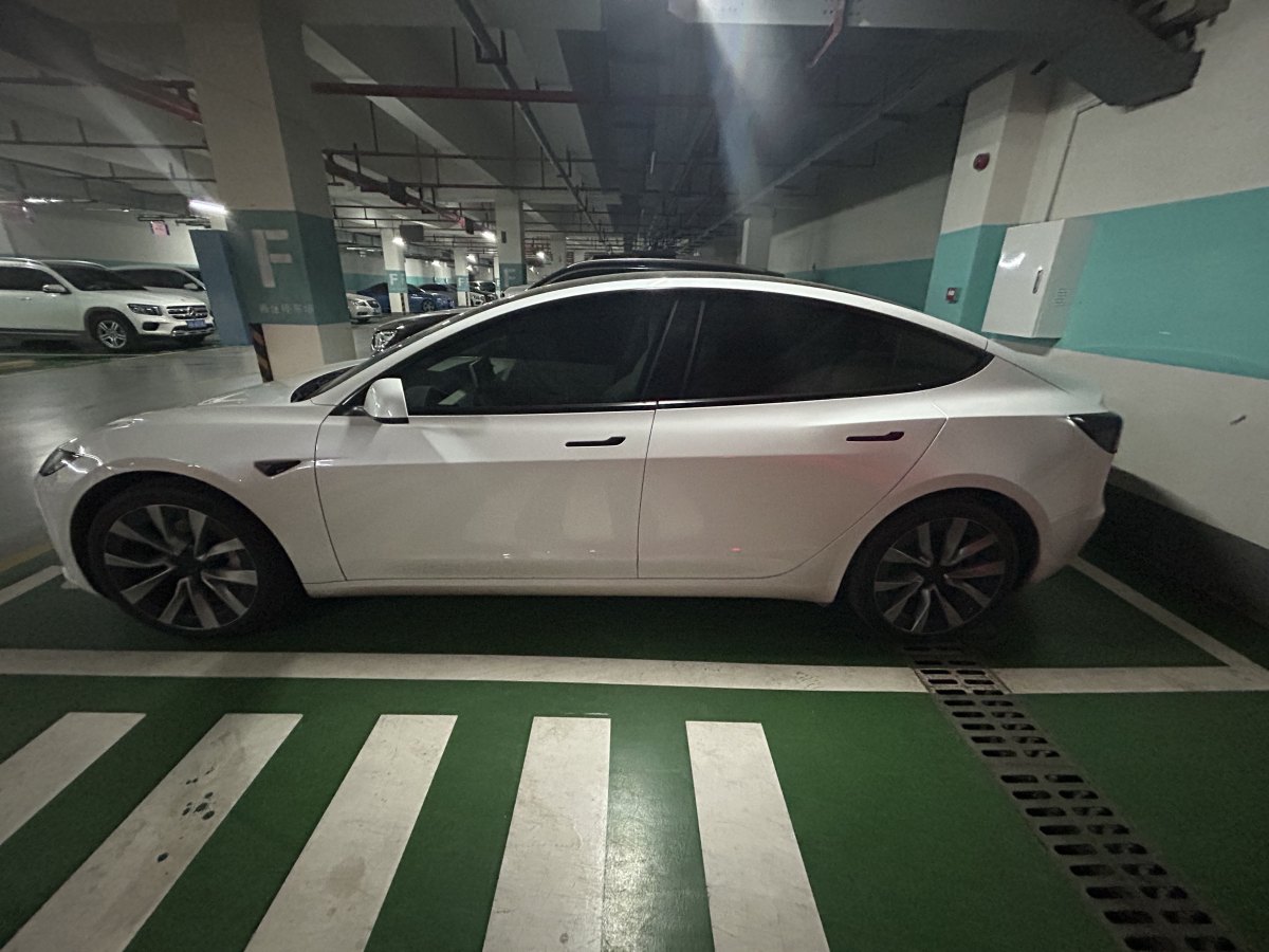 特斯拉 Model 3  2023款 長(zhǎng)續(xù)航煥新版 雙電機(jī)全輪驅(qū)動(dòng)圖片