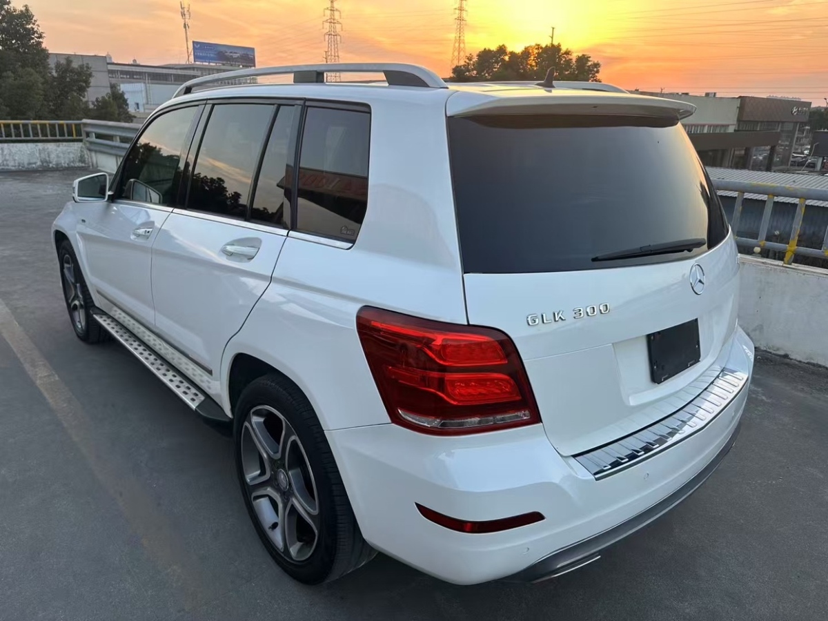 奔馳 奔馳GLK級(jí)  2015款 GLK 300 4MATIC 時(shí)尚型 極致版圖片