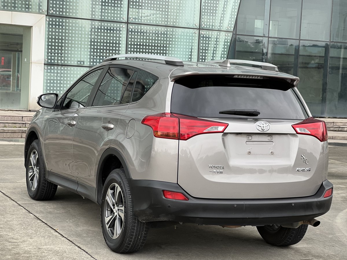 豐田 RAV4  2018款 榮放 2.0L CVT兩驅(qū)風(fēng)尚版圖片