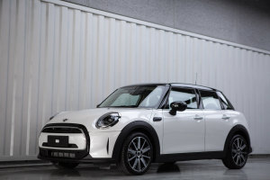 MINI MINI 1.5T COOPER 藝術(shù)家 五門版