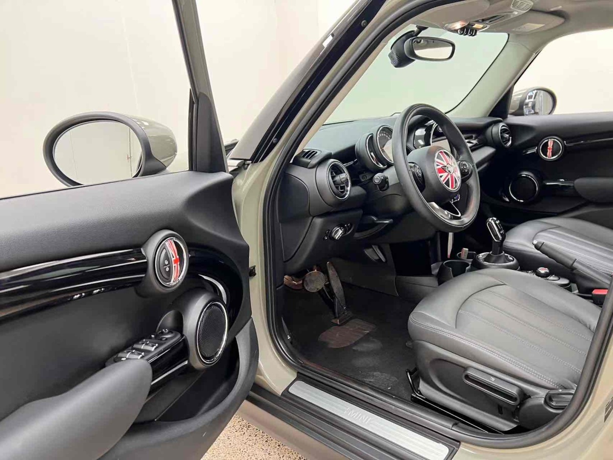 2020年12月MINI MINI  2020款 1.5T ONE 五門版