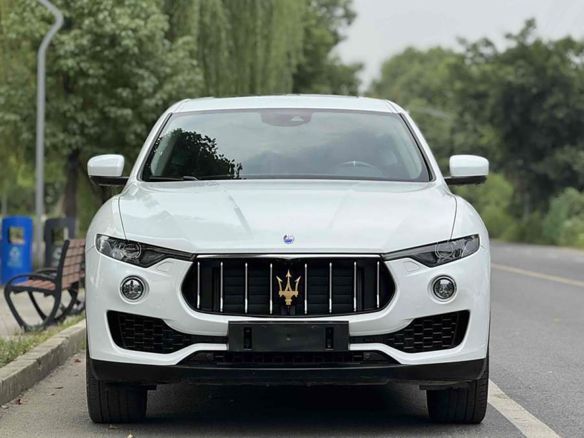 瑪莎拉蒂 Levante  2018款 3.0T 350Hp 標(biāo)準(zhǔn)版圖片