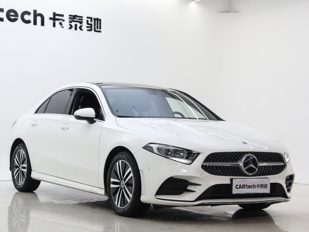 奔馳 奔馳A級  2019款  改款 A 180 L 運動轎車圖片