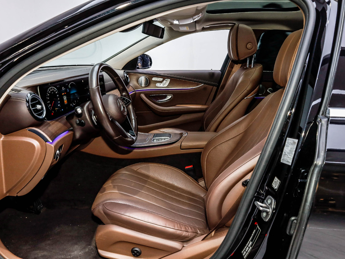 奔驰 奔驰E级  2021款 改款 E 300 L 尊贵型图片