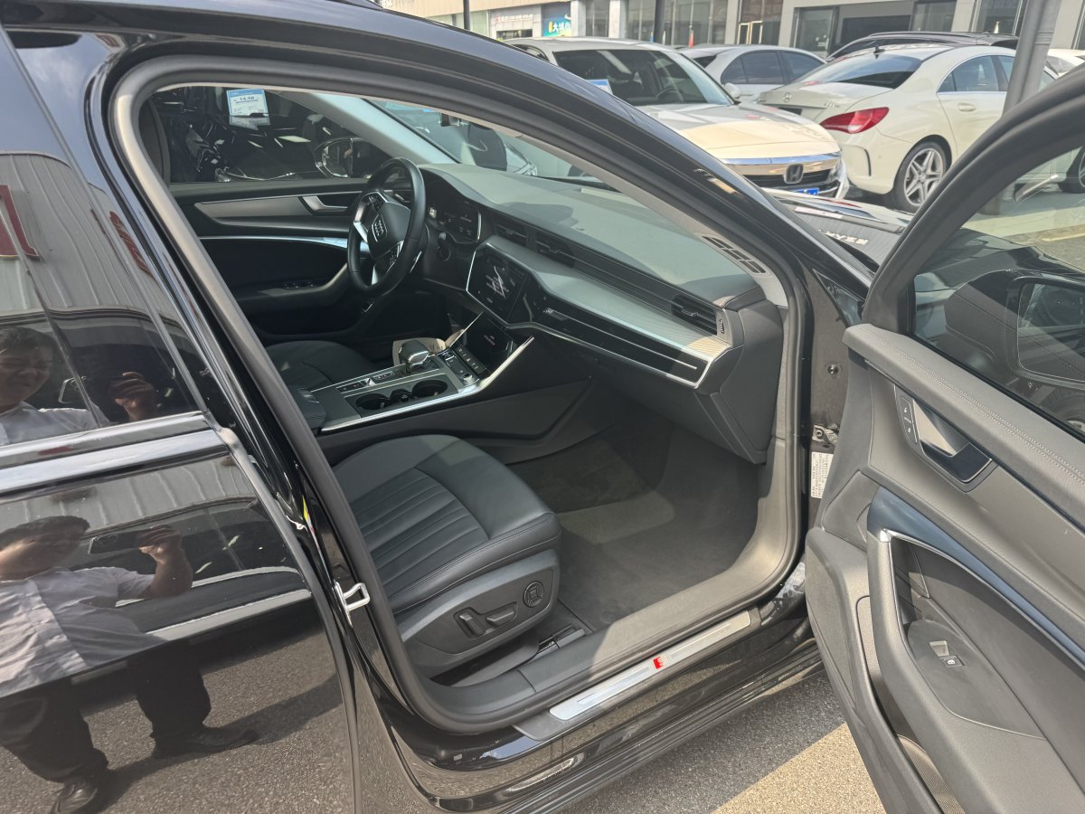 奧迪 奧迪A6  2022款 Avant 先鋒派 40 TFSI 豪華動感型圖片