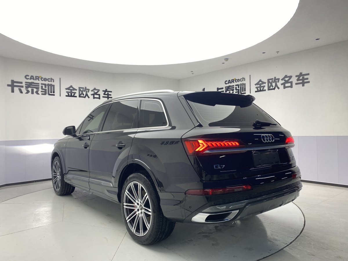 奧迪 奧迪Q7  2023款 55 TFSI quattro S line運(yùn)動型圖片