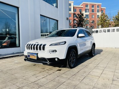 2021年3月 Jeep 自由光 2.0L 兩驅(qū)經(jīng)典運(yùn)動版圖片