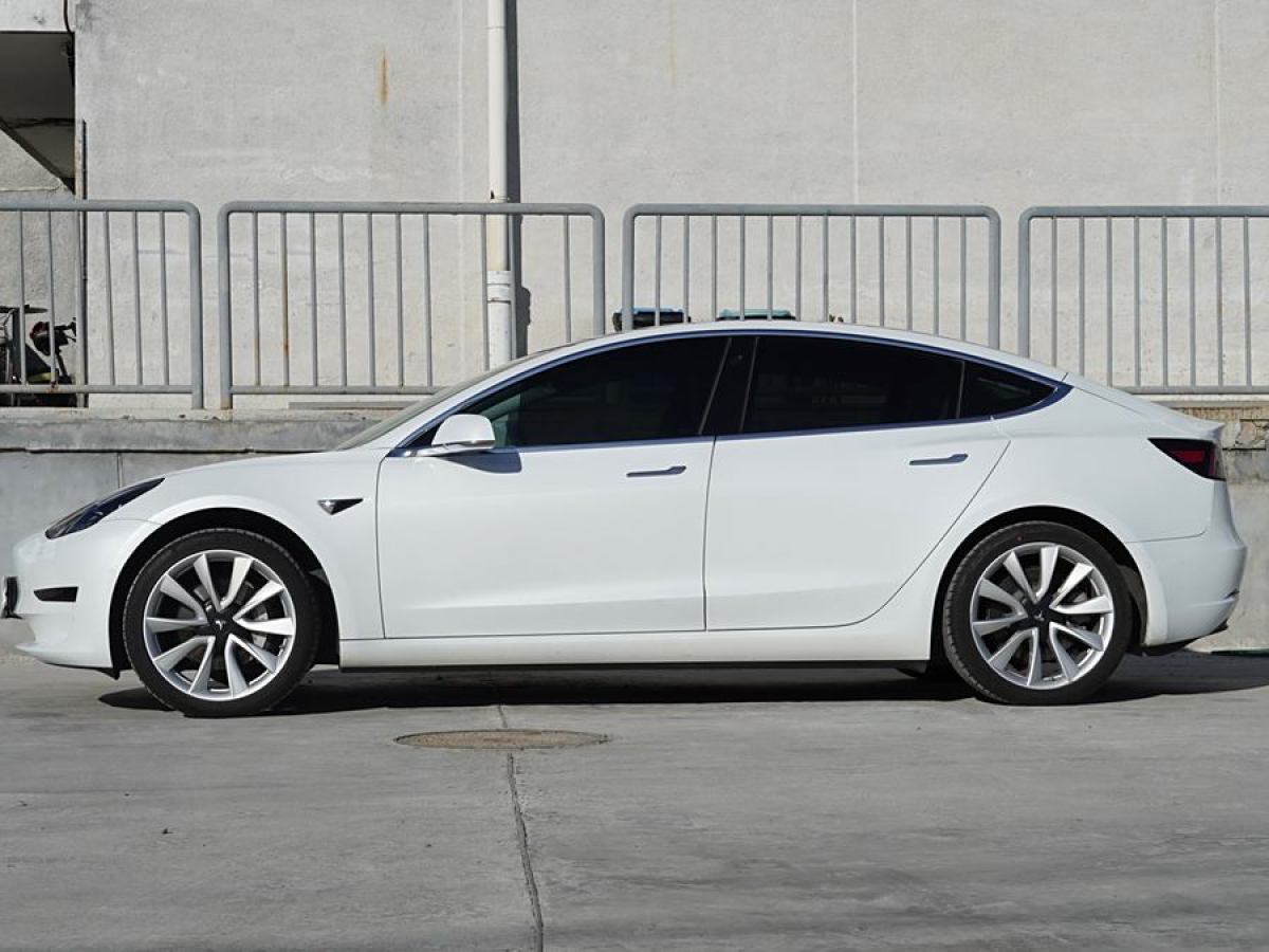 特斯拉 Model 3  2019款 標準續(xù)航后驅(qū)升級版圖片