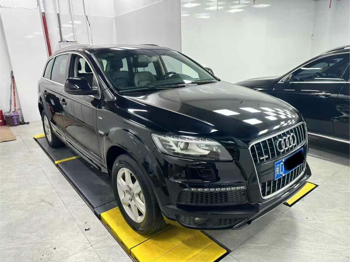 奧迪 奧迪Q7  2015款 Q7 35TFSI quattro 進(jìn)取型圖片