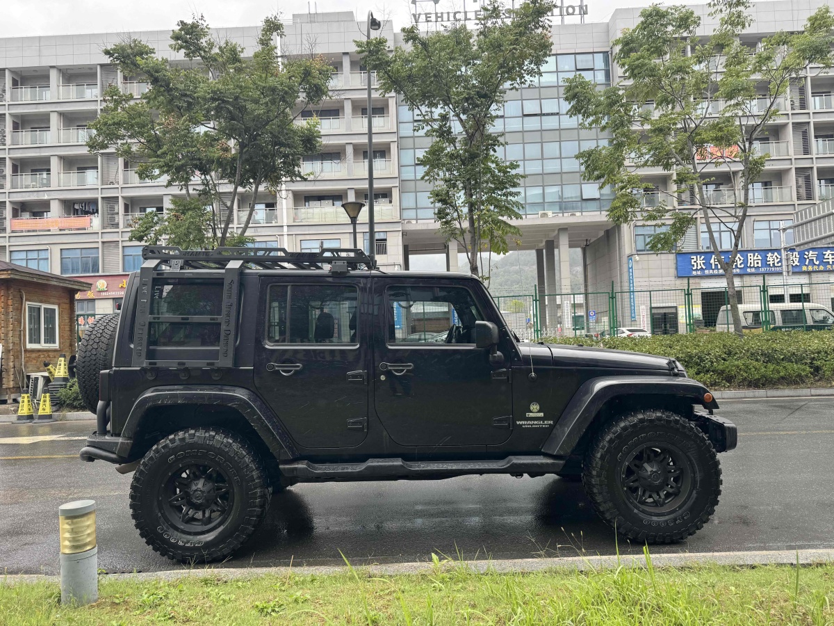 Jeep 牧馬人  2015款 3.0L Sahara 四門舒享版圖片