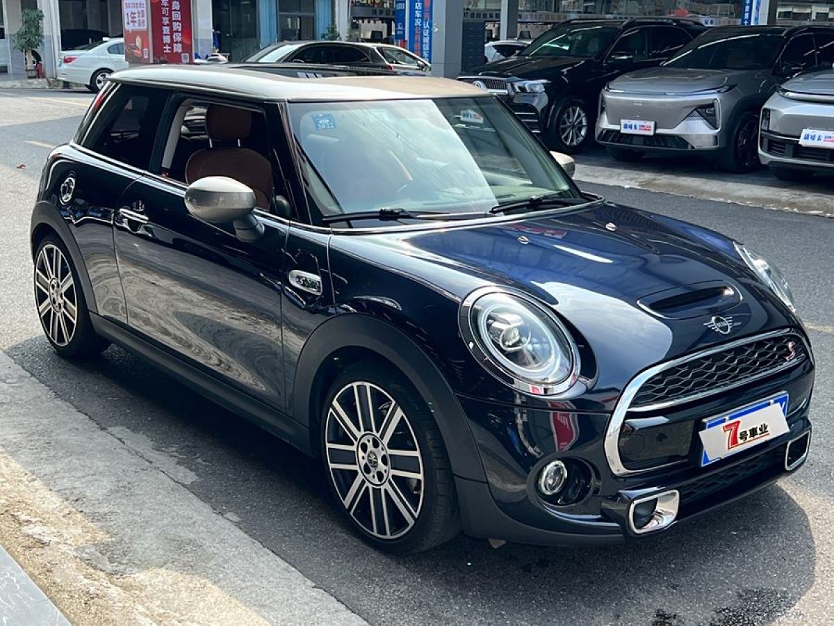 MINI MINI  2019款 2.0T COOPER S 藝術(shù)家圖片