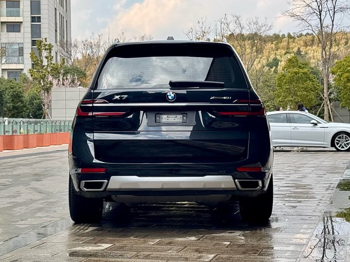 寶馬 寶馬X7  2023款 xDrive40i 領(lǐng)先型豪華套裝圖片