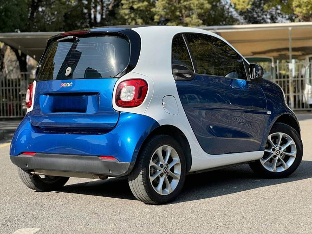 smart fortwo  2015款 1.0L 52千瓦硬頂靈動(dòng)版圖片