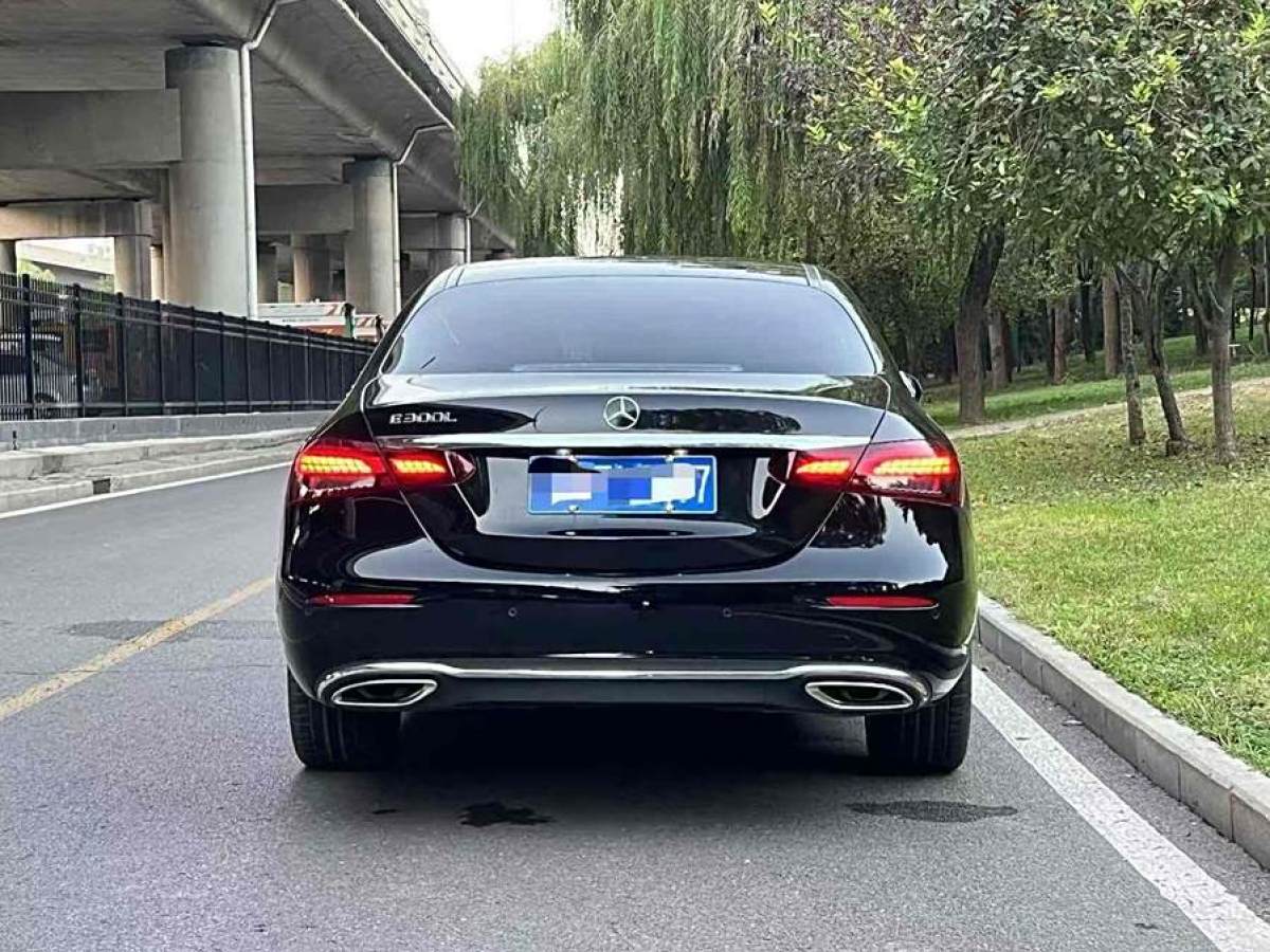 奔馳 奔馳E級  2021款 改款 E 300 L 豪華型圖片