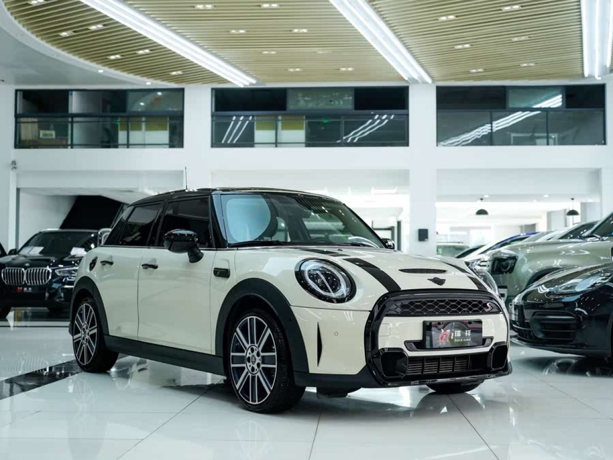 MINI MINI  2022款 改款 2.0T COOPER S 藝術(shù)家圖片