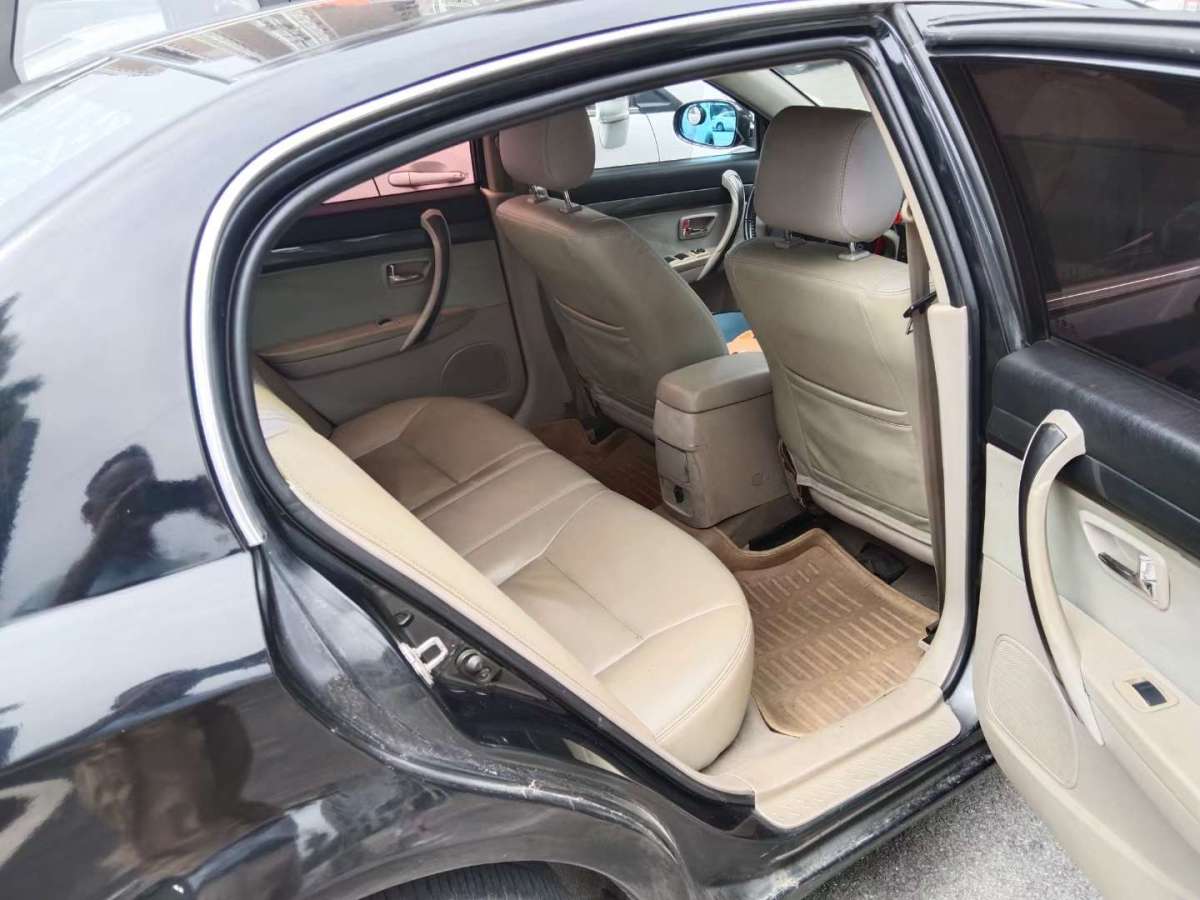 奔腾 B70  2011款 2.0L 自动豪华型图片