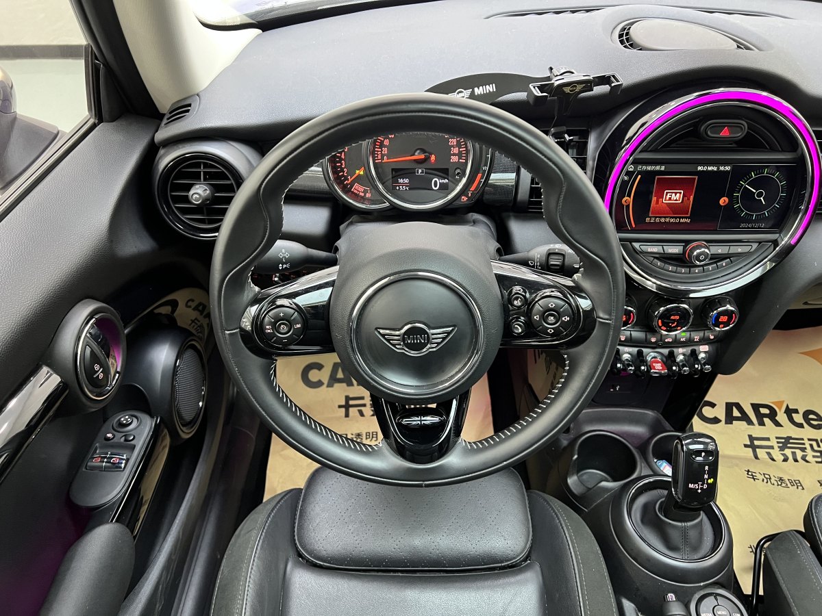 MINI COUNTRYMAN  2018款 1.5T COOPER 藝術(shù)家圖片