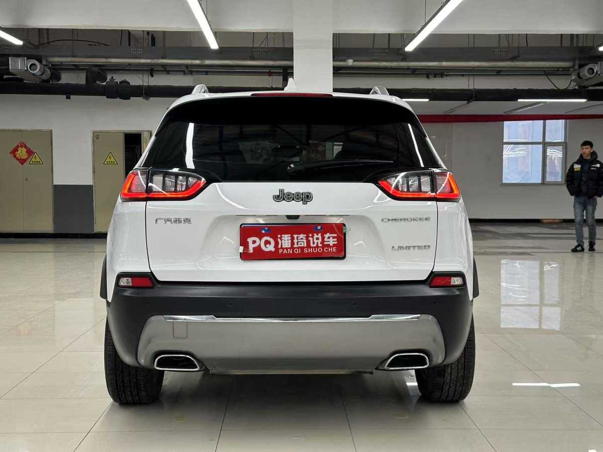 Jeep 自由光  2019款 2.0T 兩驅(qū)智享版 國(guó)VI圖片