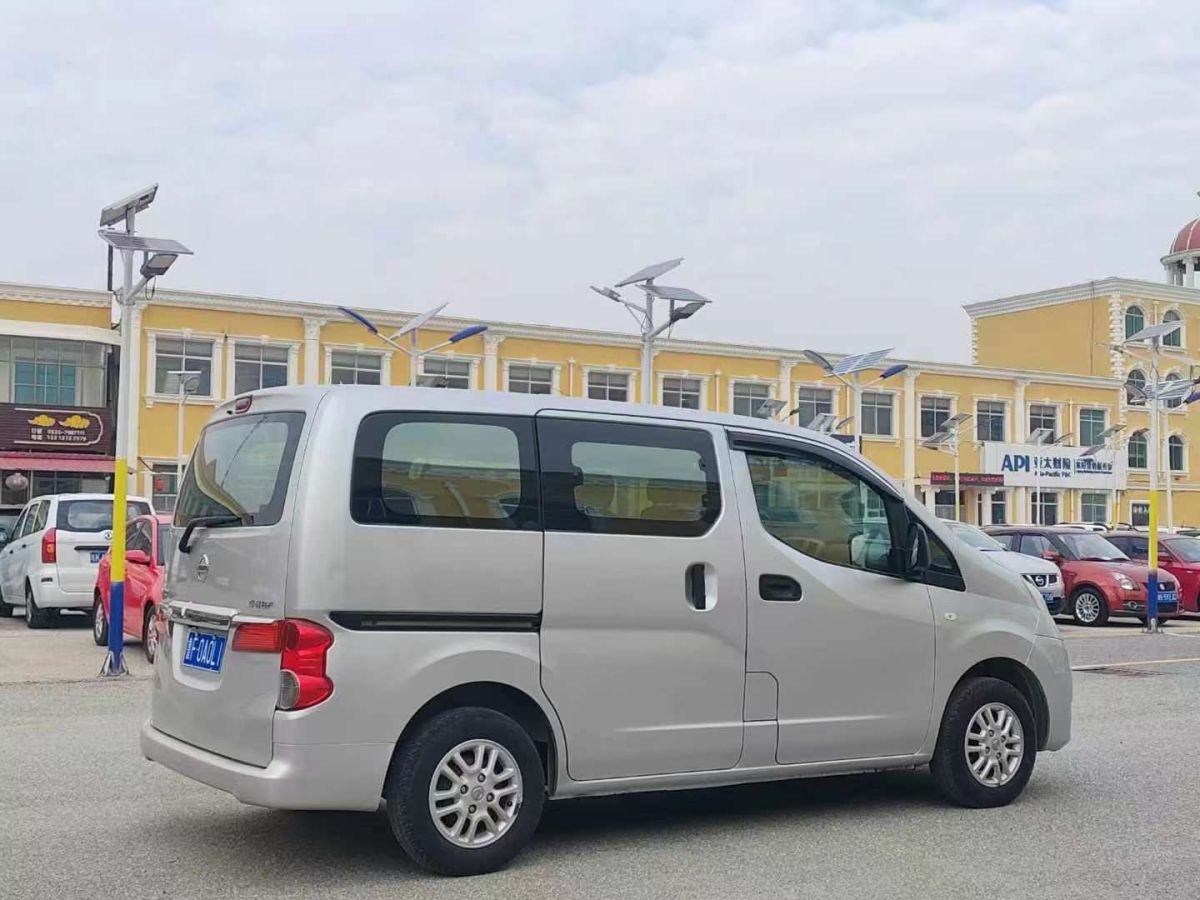 日產(chǎn) NV200  2012款 1.6L 232座 尊貴型圖片