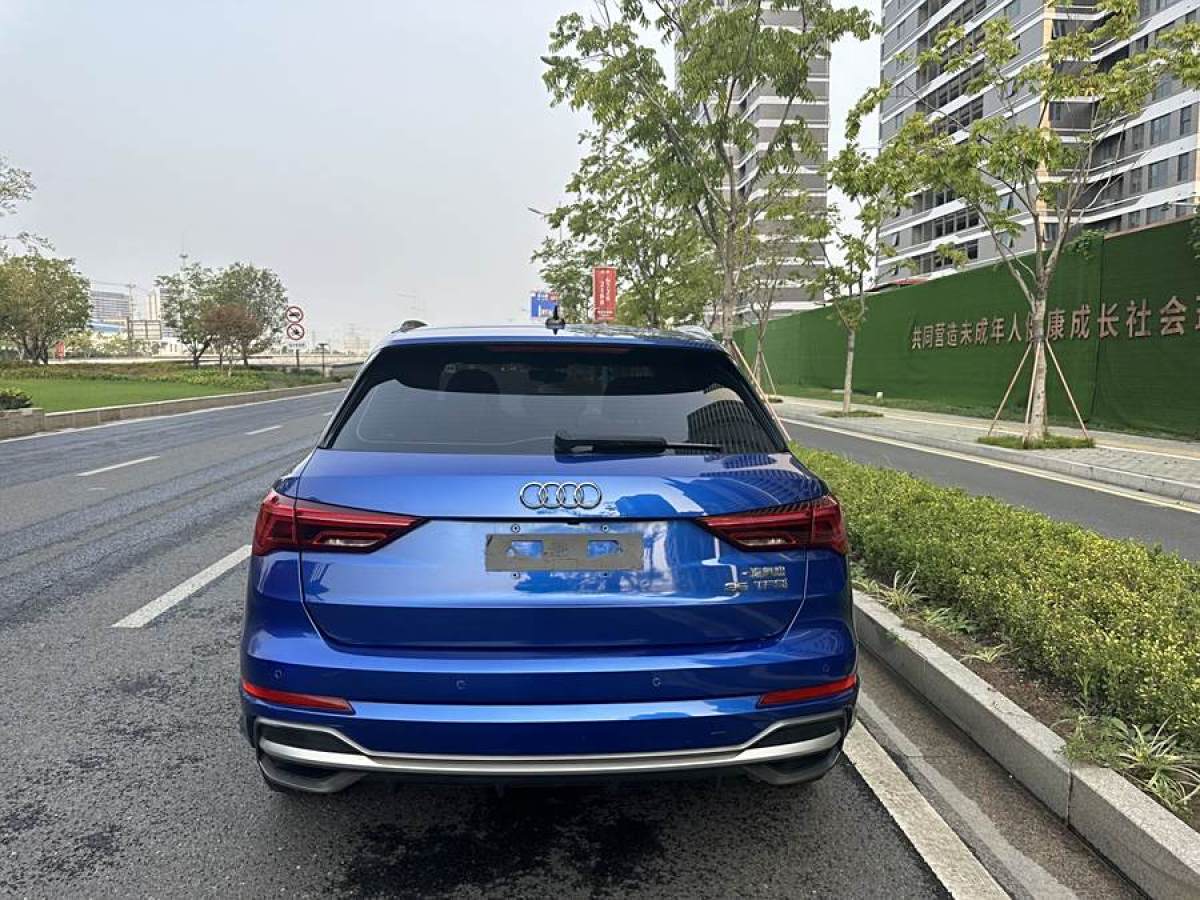 奧迪 奧迪Q3  2020款 35 TFSI 進(jìn)取動(dòng)感型圖片