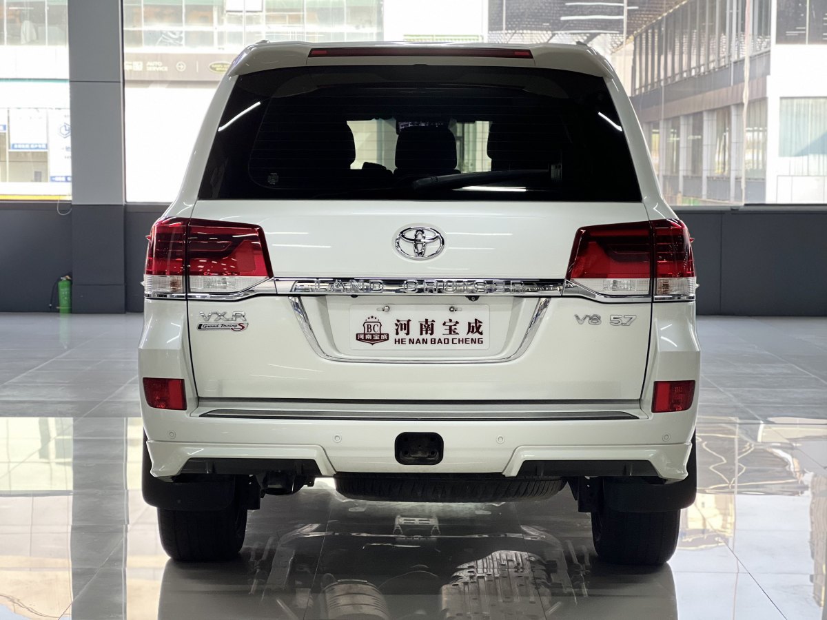 豐田 蘭德酷路澤  2018款 5.7L VX-R 12氣 底升(中東版)圖片
