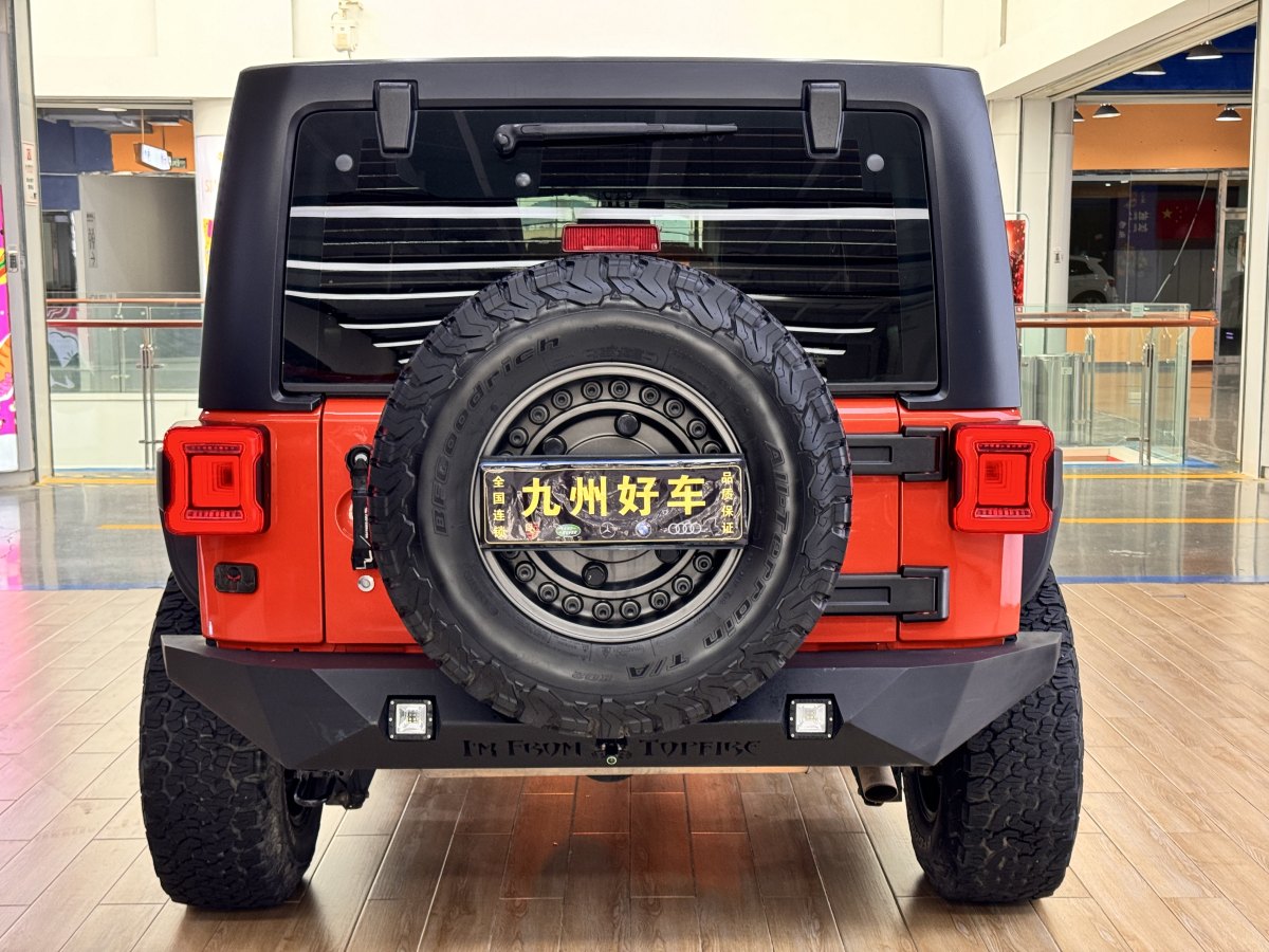 Jeep 牧馬人  2015款 3.0L Sahara 四門(mén)舒享版圖片