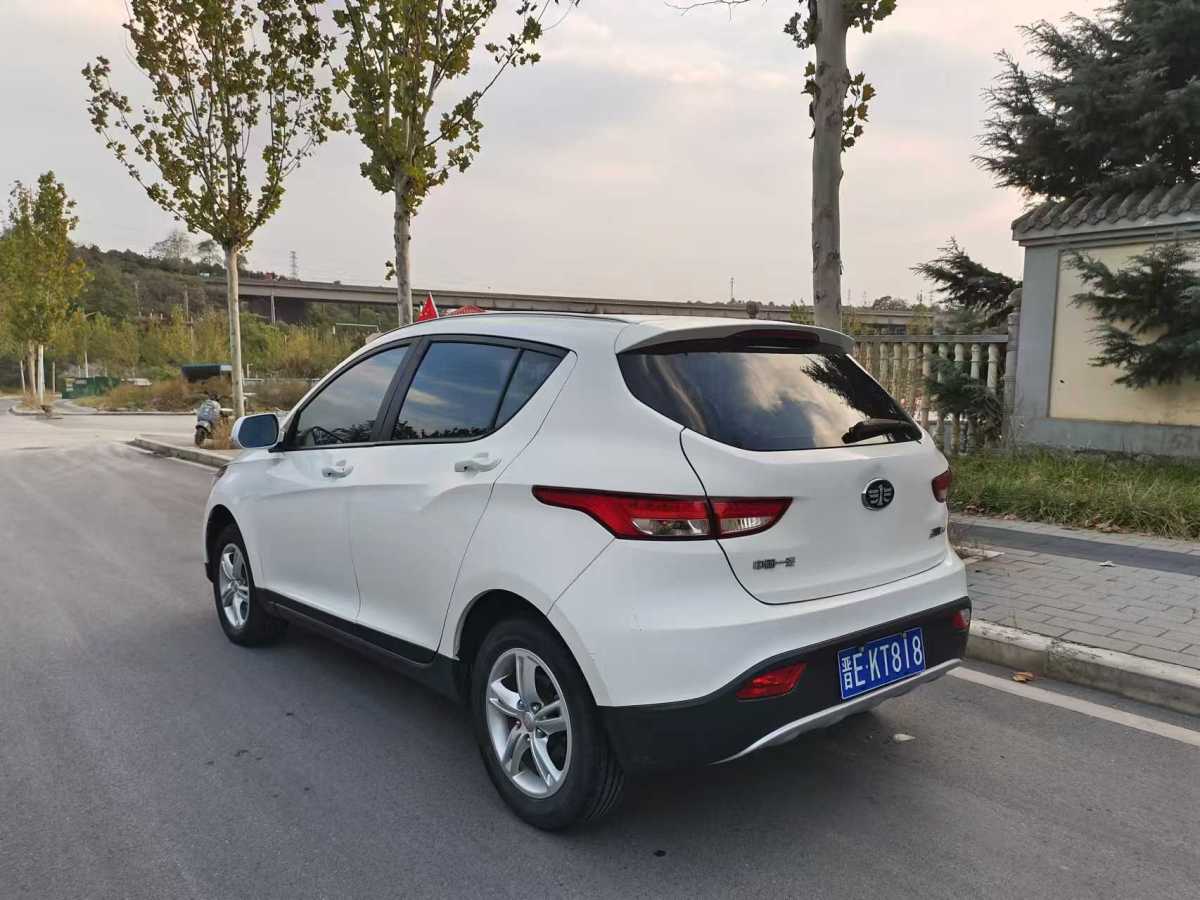 2015年12月一汽 駿派  2015款 D60 1.5L 手動(dòng)標(biāo)準(zhǔn)型