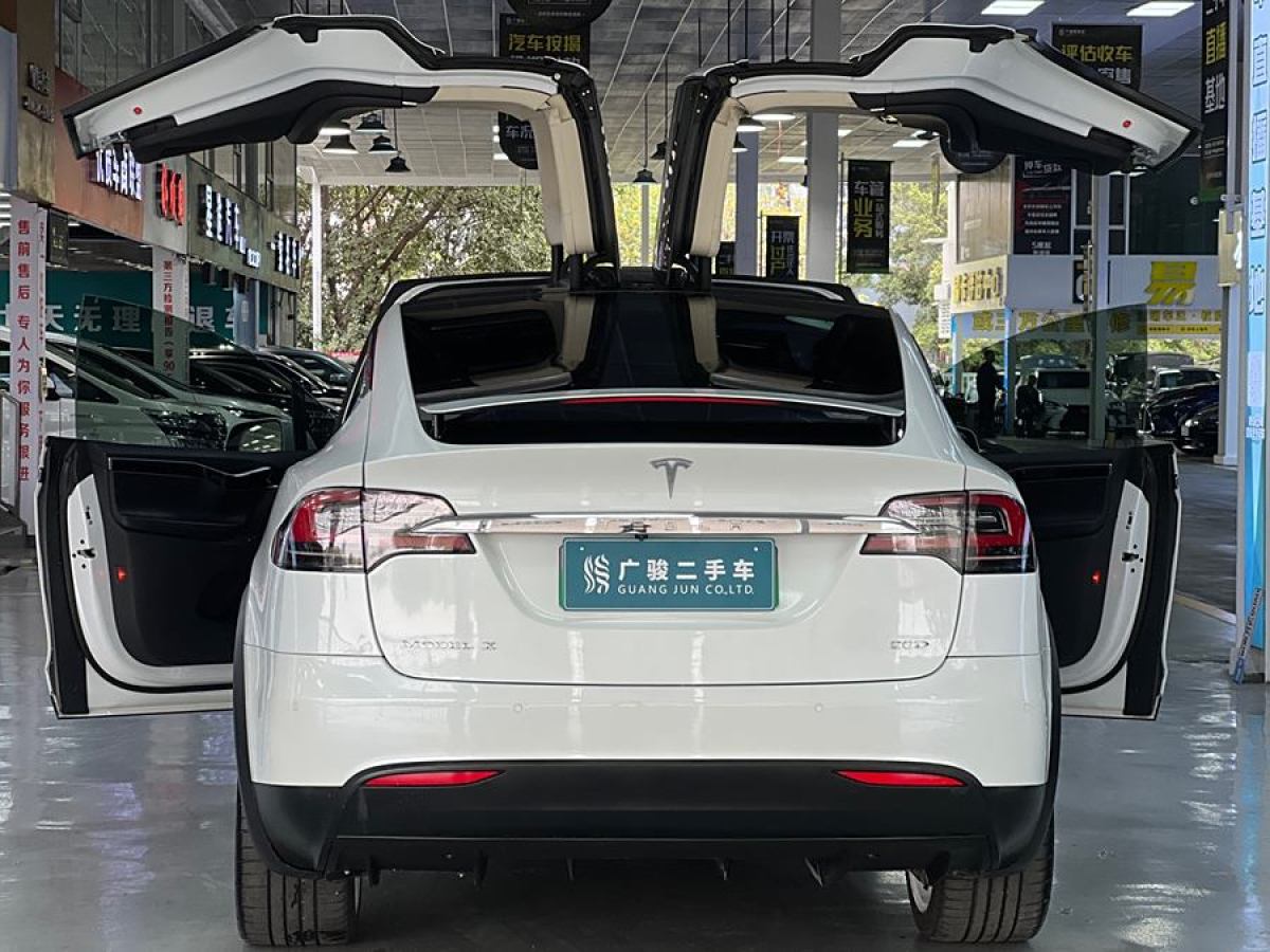 特斯拉 Model X  2016款 Model X 90D圖片