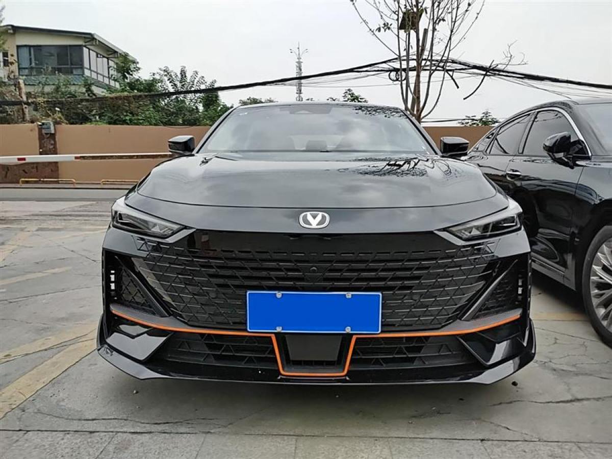 長安 長安UNI-V  2023款 1.5T 尊貴型圖片