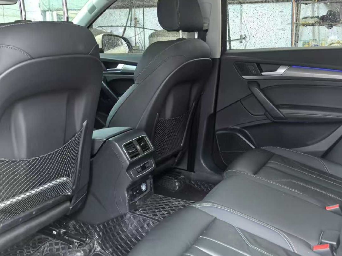 奧迪 奧迪Q5 e-tron  2022款 40 e-tron 星耀型 機(jī)甲套裝圖片
