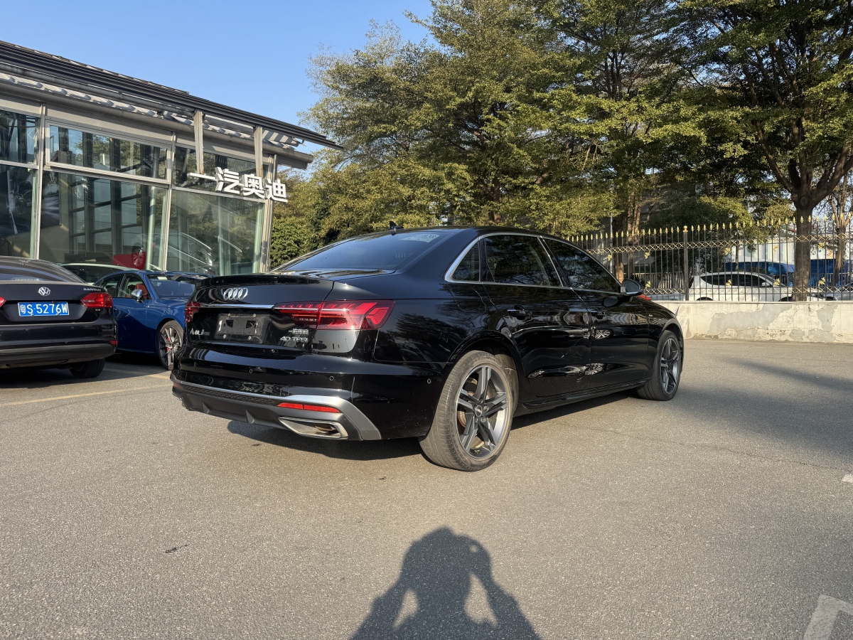 奧迪 奧迪A4L  2020款 40 TFSI 豪華動(dòng)感型圖片