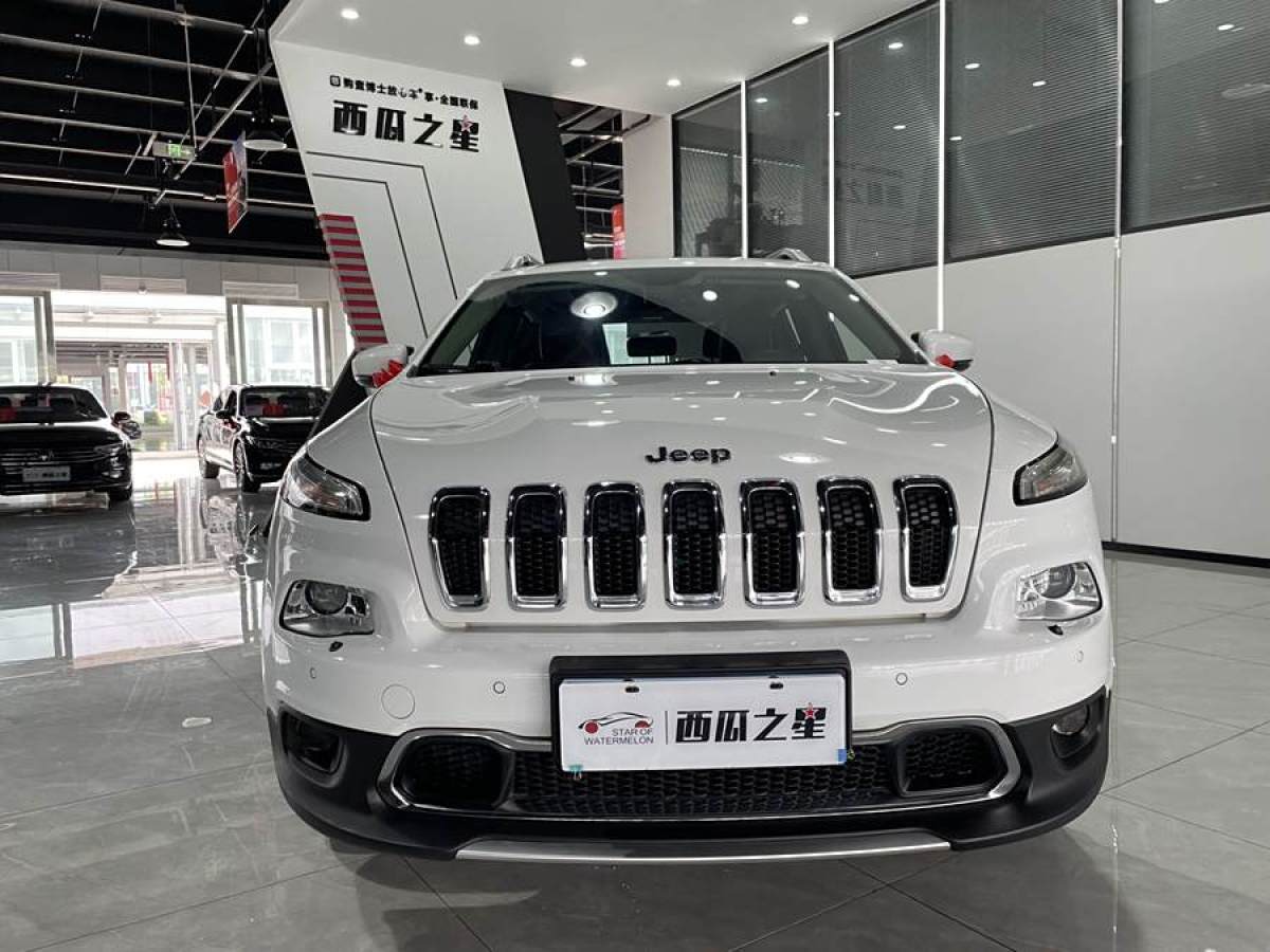 Jeep 自由光  2016款 2.4L 優(yōu)越版圖片