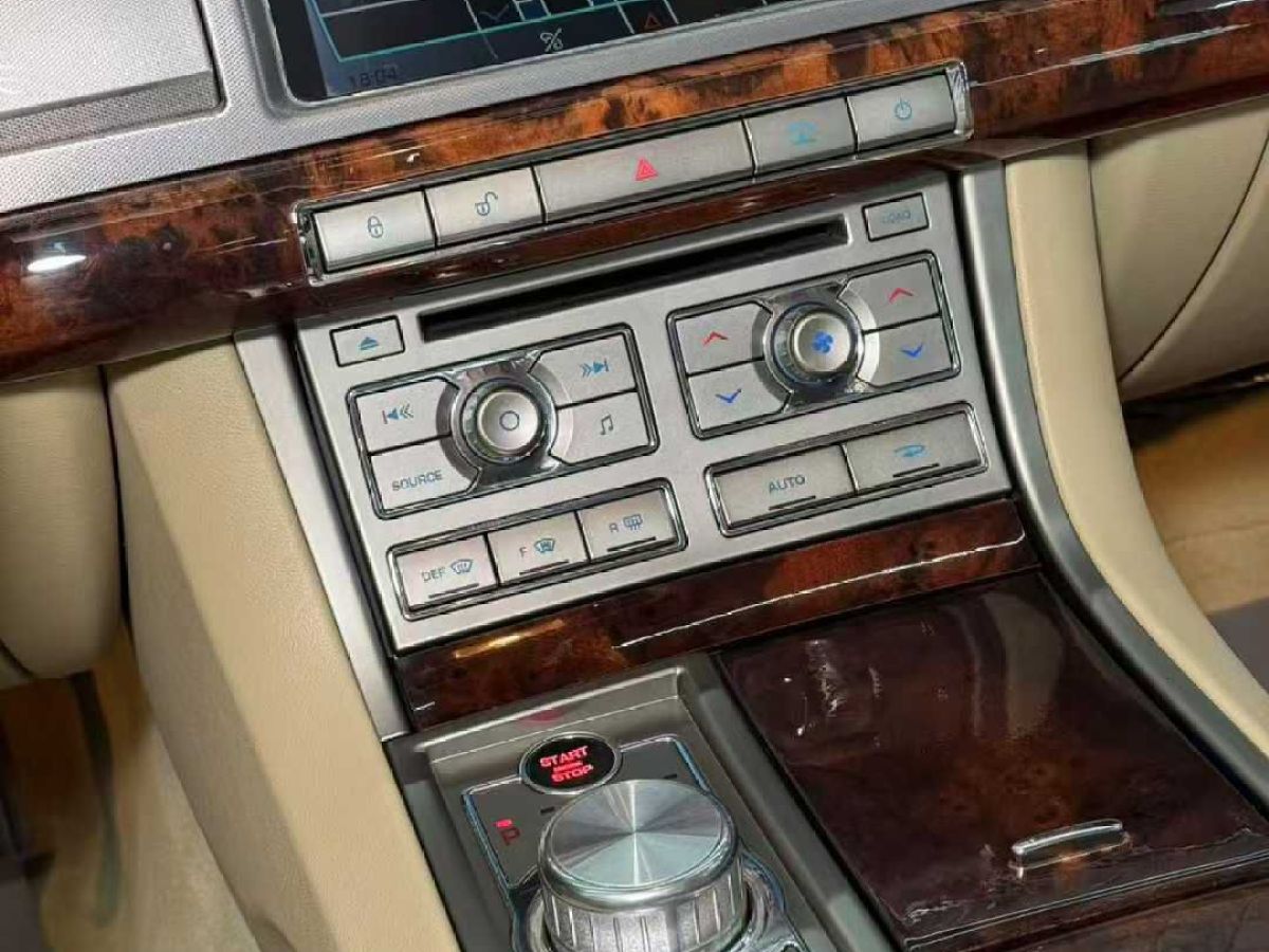 捷豹 XF  2010款 3.0 V6圖片