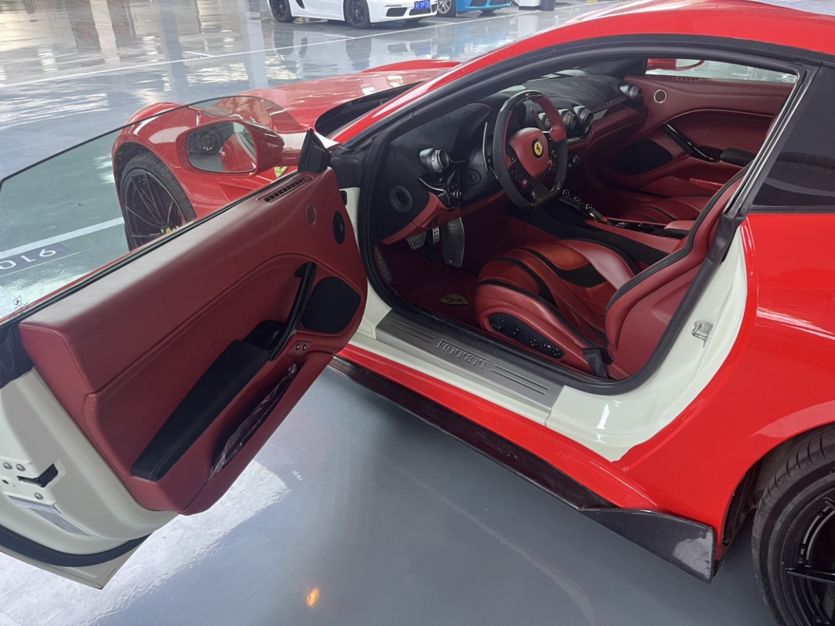 法拉利 F12berlinetta  2013款 6.3L 標準型圖片