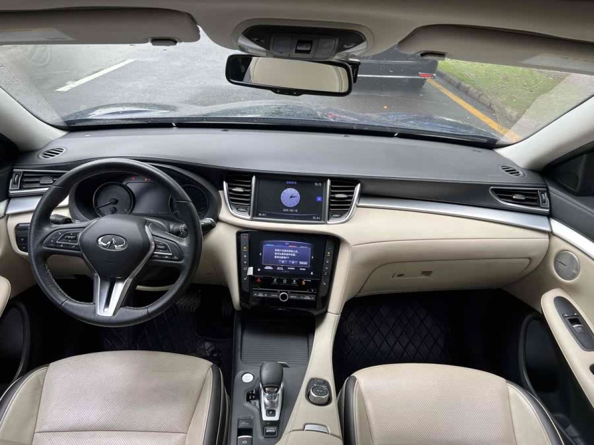 英菲尼迪 QX50  2018款 2.0T 兩驅(qū)時尚版圖片