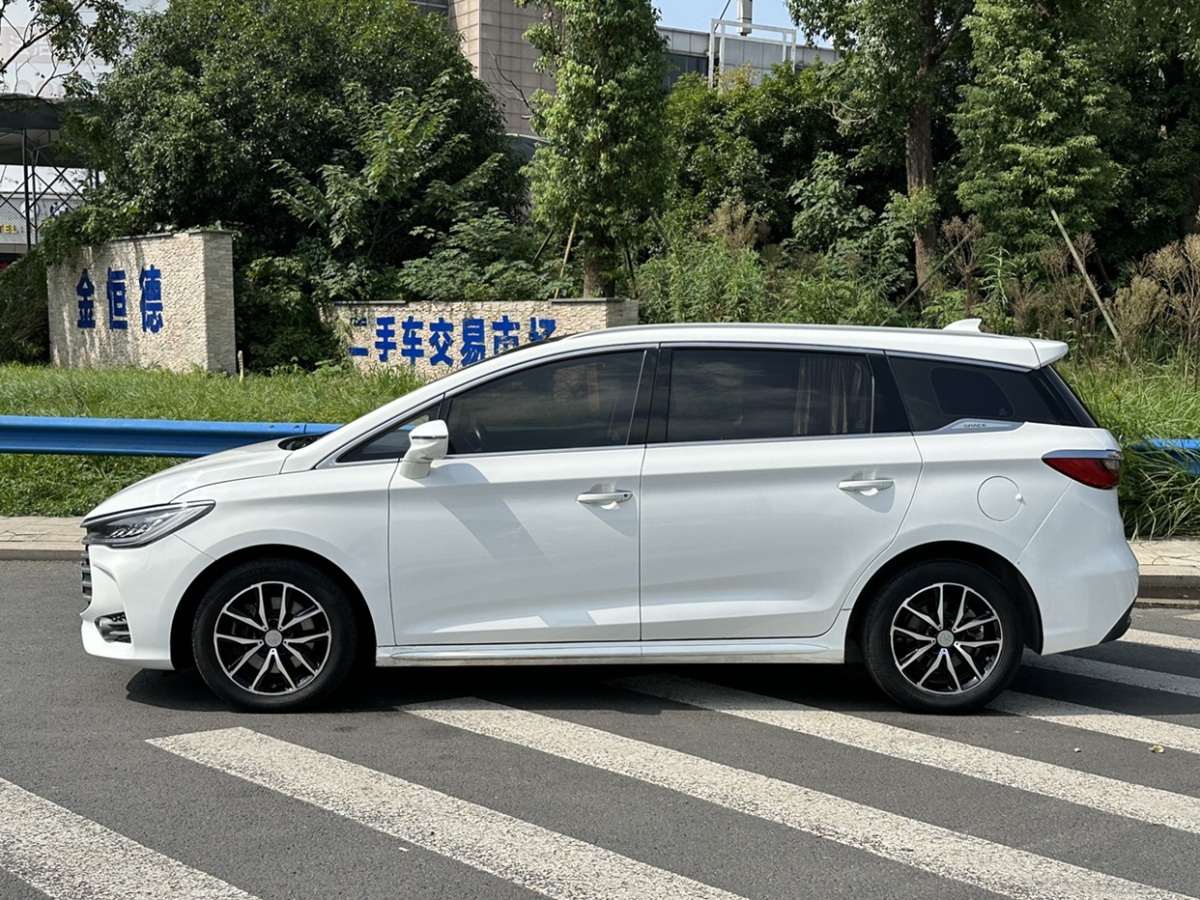 比亞迪 宋MAX  2018款 1.5T 自動(dòng)智聯(lián)尊享型 7座圖片