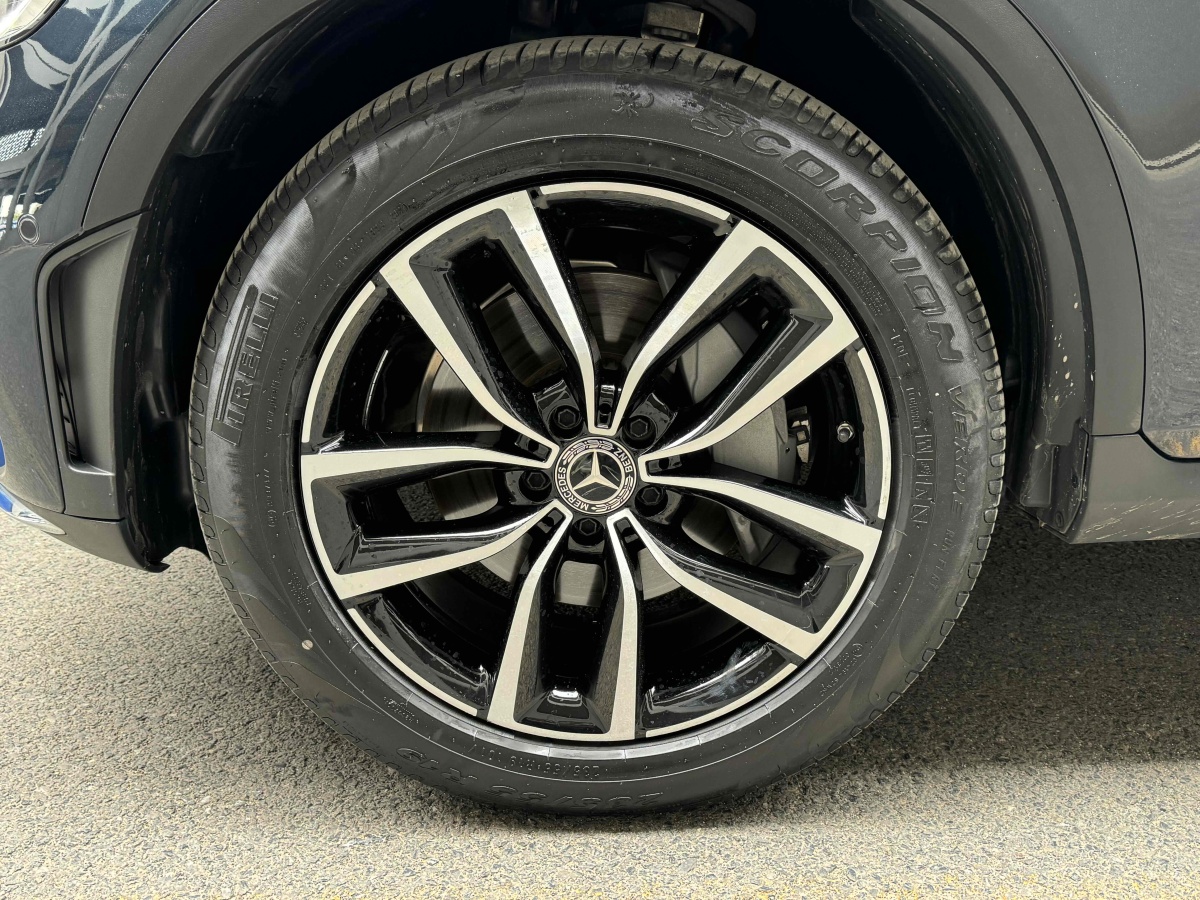 奔馳 奔馳GLC  2018款 改款 GLC 260 4MATIC 豪華型圖片