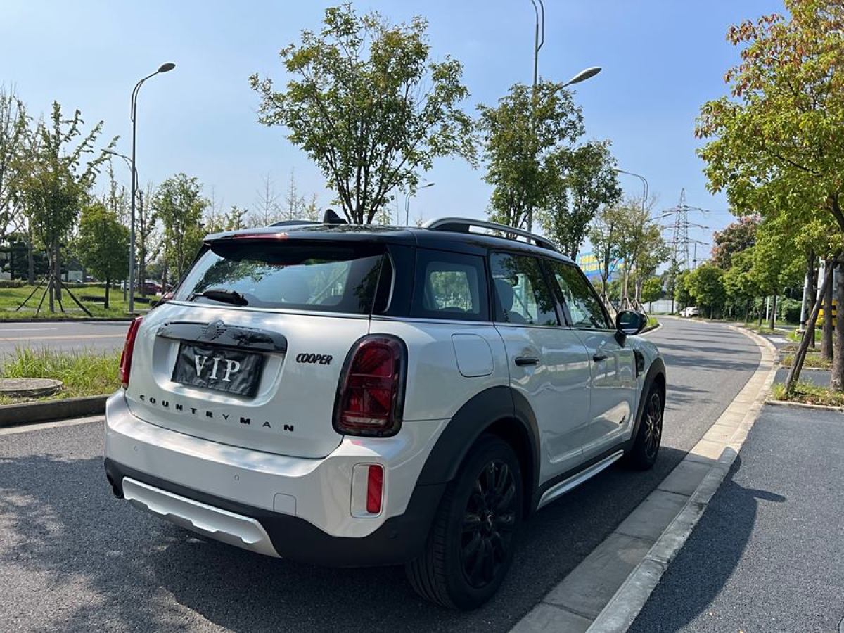 2022年11月MINI COUNTRYMAN  2023款 1.5T COOPER ALL4 鑒賞家