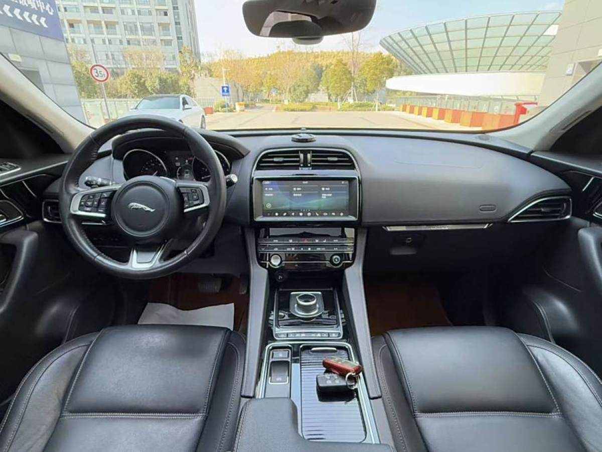 捷豹 F-PACE  2020款 2.0T 都市尊享版圖片