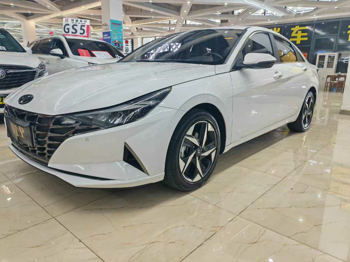 現(xiàn)代 伊蘭特  2022款 1.5L CVT 20周年紀(jì)念款圖片