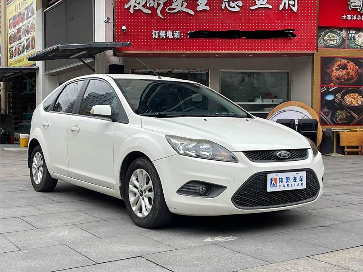 福特 ?？怂? 2013款 兩廂經(jīng)典 1.8L 自動(dòng)基本型圖片