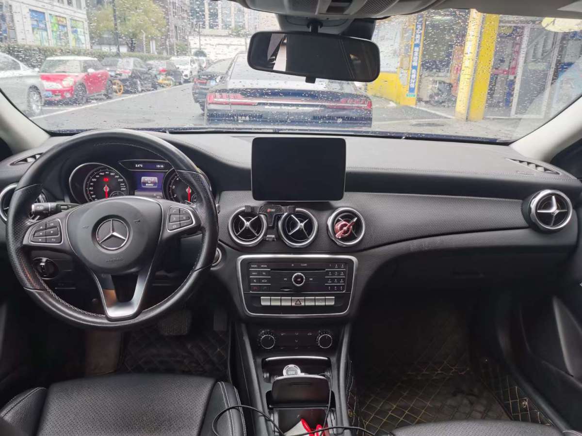 奔驰 奔驰GLA  2017款 GLA 200 动感型图片