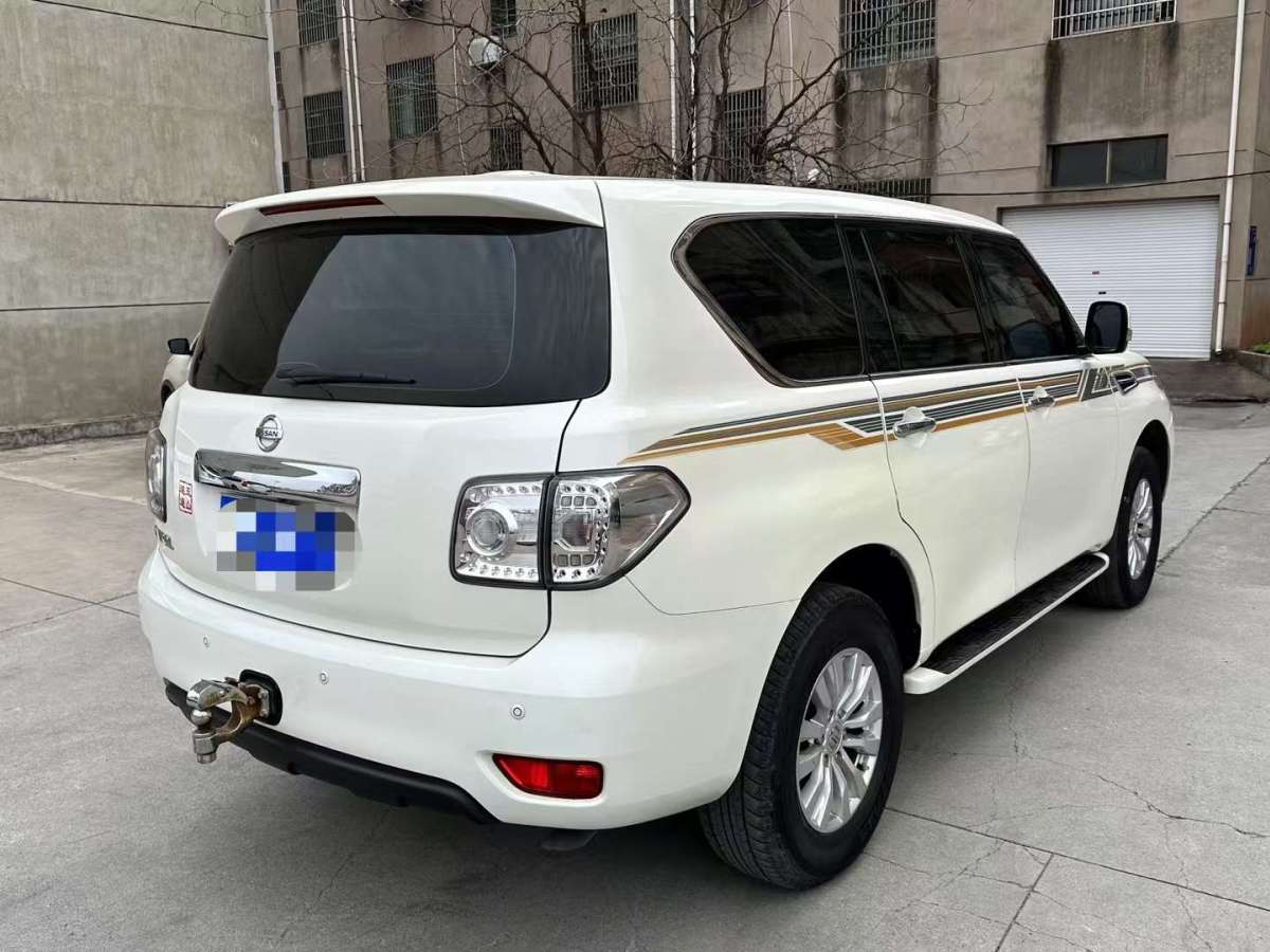 日產(chǎn) 途樂  2018款 4.0L 領英型圖片